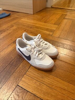 Nike White and Navy Swoosh Low-Top Sneakers with Gum Sole